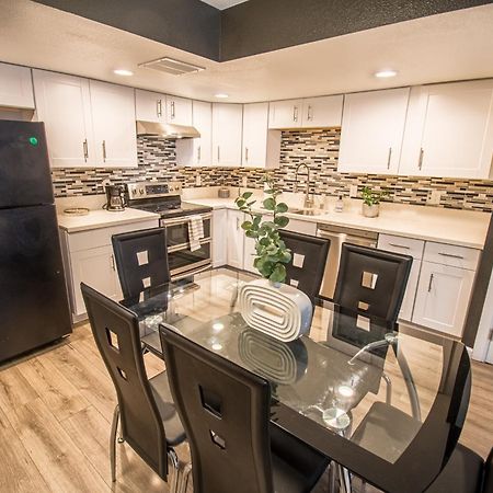 Spacious 2-Bedroom Townhouse With Pool & Private Patio In Central Лас-Вегас Екстер'єр фото